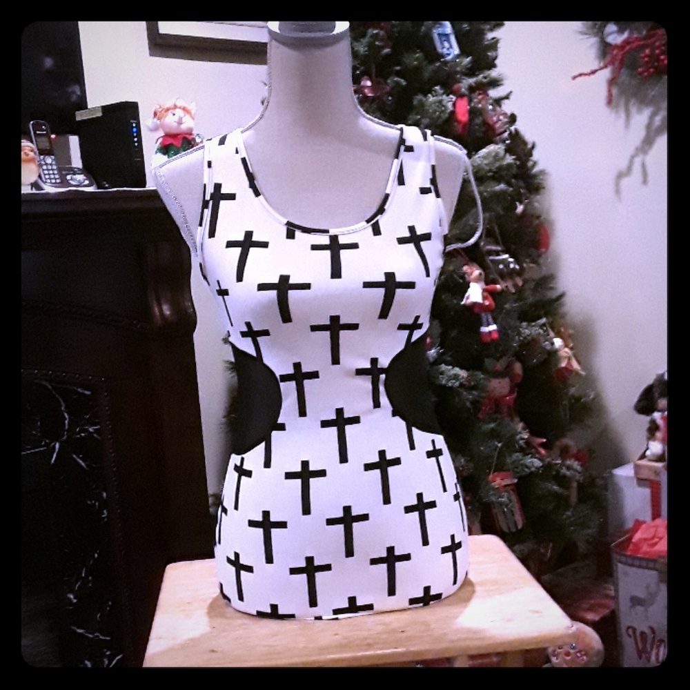 Sleeveless tank top dress with crosses